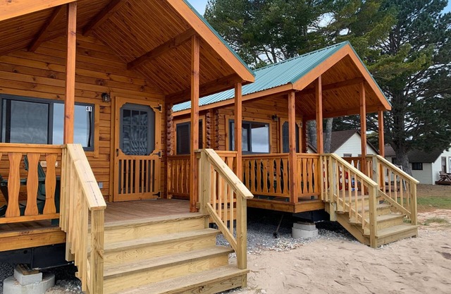 Mighty Mac Bridgeview Cabin 2