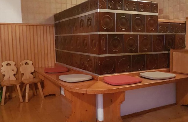 Miklavževa hiša with a bread oven