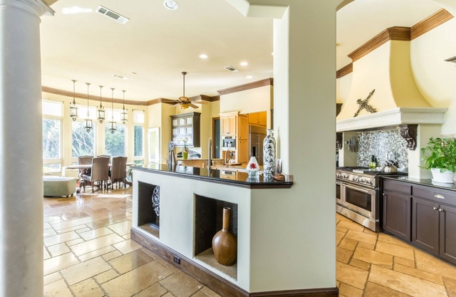 Mini Mansion In Dallas Hill Country