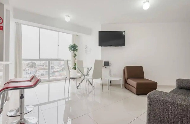 Minimalist 1BR flat in Barranco w/Spanish shower