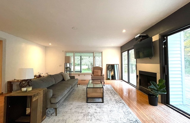 Minimalist House in Cuyahoga Valley National Park