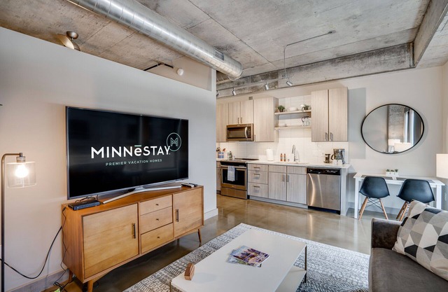 MINNeSTAY* Sable 306 | North Loop | Downtown