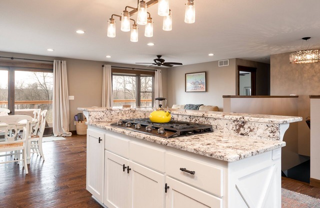 MINNeSTAY* Somerset River Retreat