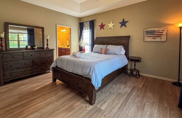 Minutes from Capital - Family Friendly Jeff City Retreat