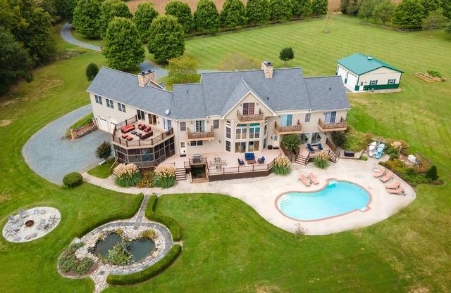 Minutes from Downtown Easton and St. Michaels | Pool | Kayaks | Private Dock