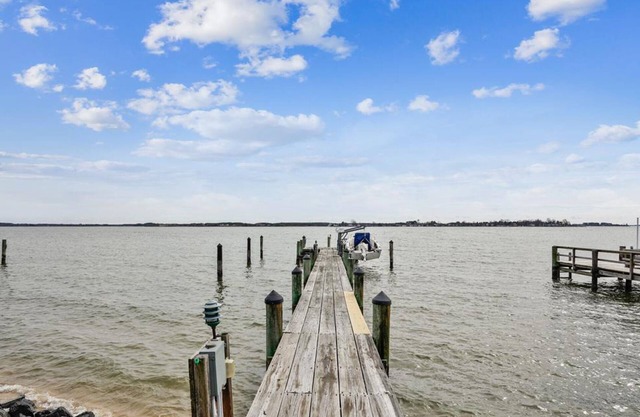 Minutes from Downtown Easton and St. Michaels | Private Dock | Kayak | Pet Frien