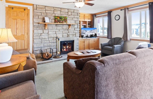 ML246 Spacious Condo Mtn And Lake Views Fireplace