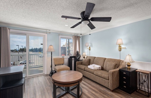 ML343| Ski-in/Ski-out 2BR Sunset View | Sleeps 8
