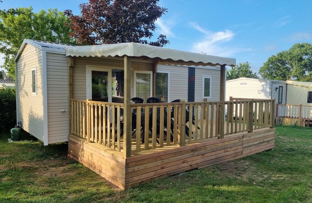 Mobile home Lodge near Pénestin- Camping Les Rives de Vilaine* campsite