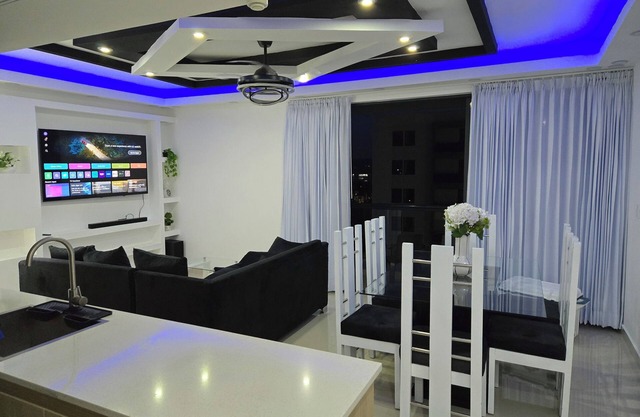 Modern 3BR Apartment w/Pool View & Smart Lock — 7 Min from Santiago Airport