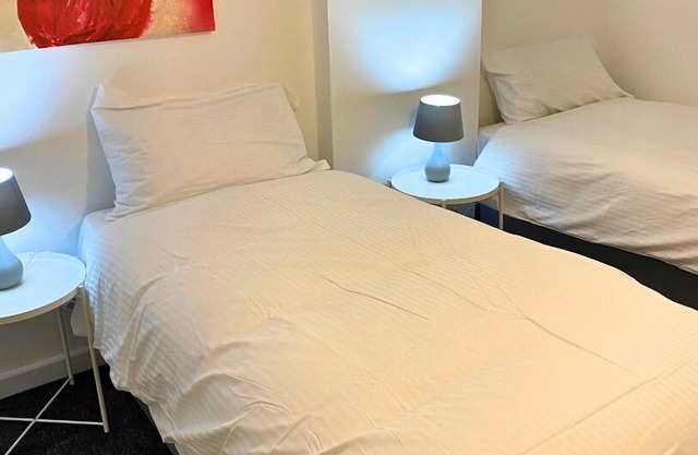 Modern 1 Bedroom Apartment | Free WiFi | Perfect for Solo or Business Stay