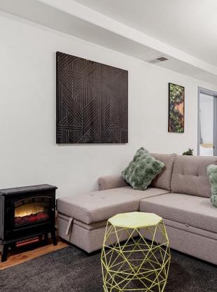 Modern 1BR 1Bath with Living Area near SFSU