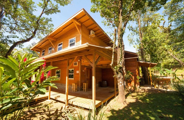 Modern 1BR ❤️Ocean, Jungle, Sunsets + Walk to Surf