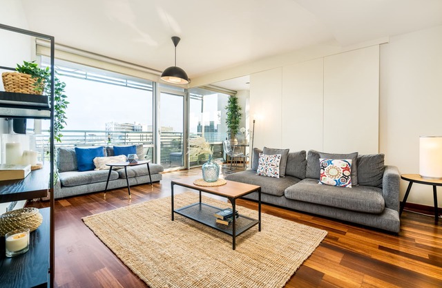 Modern 2-Bedroom Apartment with Balcony & Pool Access Near Forum Beach