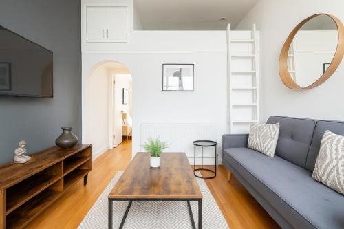 Modern 2 Bed Flat in Primrose Hill