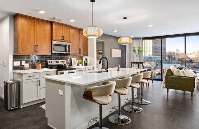 Modern 2 Bed in the Heart of Downtown Bloomington