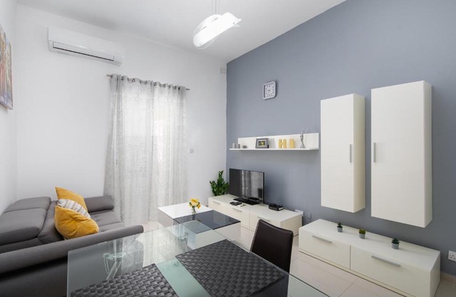 Modern 2 Bedroom Apartment (Msida)