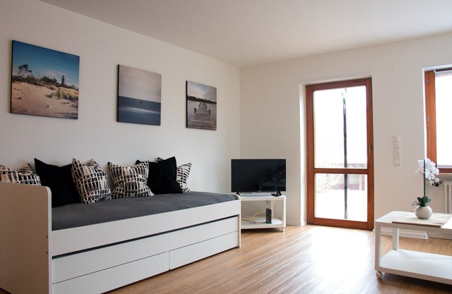 Modern 2 room apartment, about 70 square meters with terrace and garden, WiFi