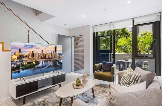 Modern 2-storey Apartment - Q Stay