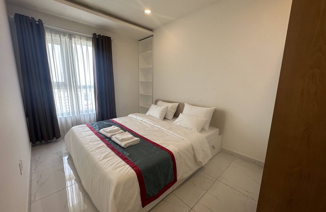 Modern 2BR Condo at Terra Royal 10m to Bến Thành market, 10m to Airport