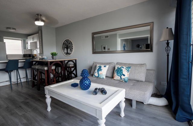 Modern 2bdrm condo in Waikiki with full kitchen and convenient free parking.