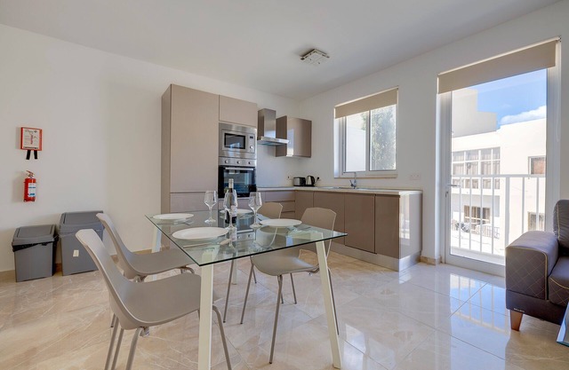 Modern 2BR Apartment in central St Julian's