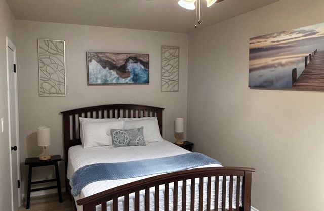 Modern 2BR Home Cold AC Near Ft Bliss, Downtown & UTEP -100-Yr Charm