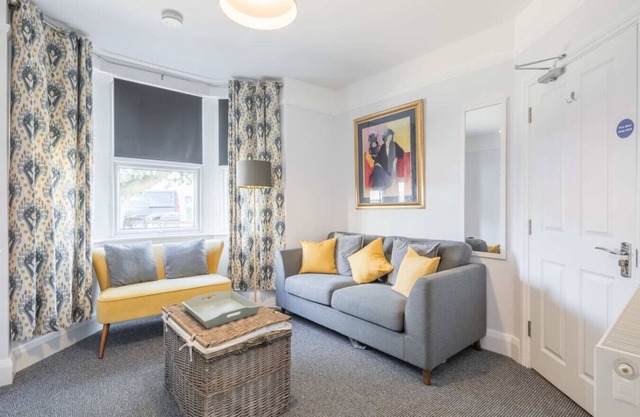 Modern 4-Bedroom Detached Home in Central Cambridg
