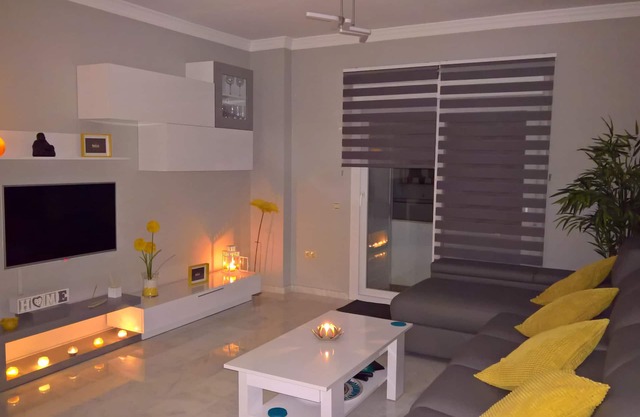 Modern And Spacious Apartment In Historic City Center
