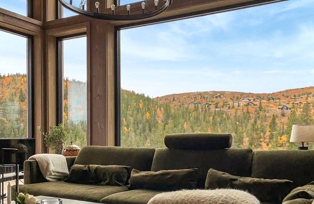 Modern and tasteful cottage at Vegglifjell.