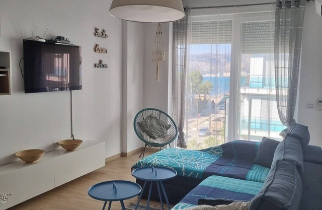 Modern apartment with sea view - Kune