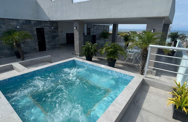 Modern Apartment in Salinas
