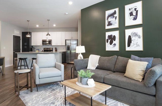 Modern Apartment in Prime Location (ID3310X96)