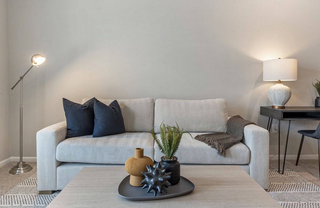 Modern Apartment in Prime Location (ID8418X83)