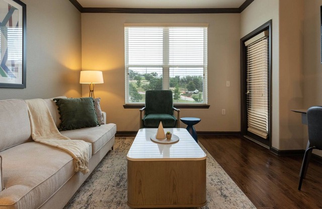 Modern Apartment in Prime Location (ID3752X32)
