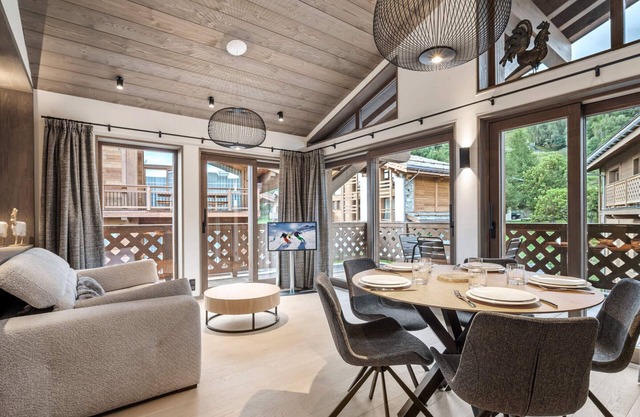 Modern Apartment Near Courchevel Le Praz Slopes with Parking & Wi-Fi