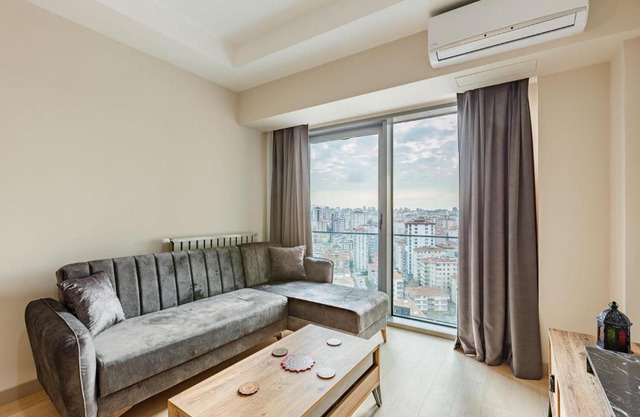 Modern Apartment with Great City View in Kadikoy