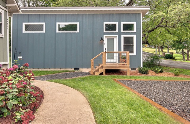 Modern Asheville home brand new! Your perfect mountain getaway awaits! n
