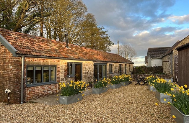 Modern Barn Conversion - Close to Bristol, Bath and Airport