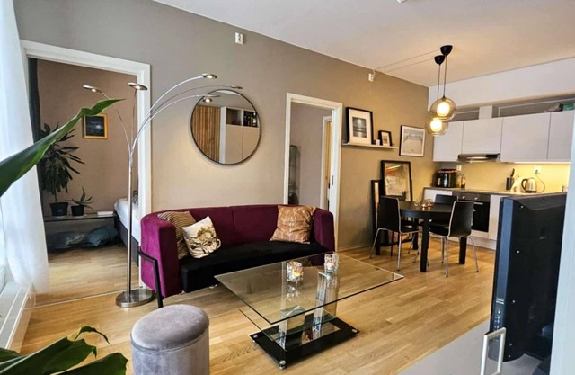 Modern, bright apartment. Central. Moon apartment, near the center