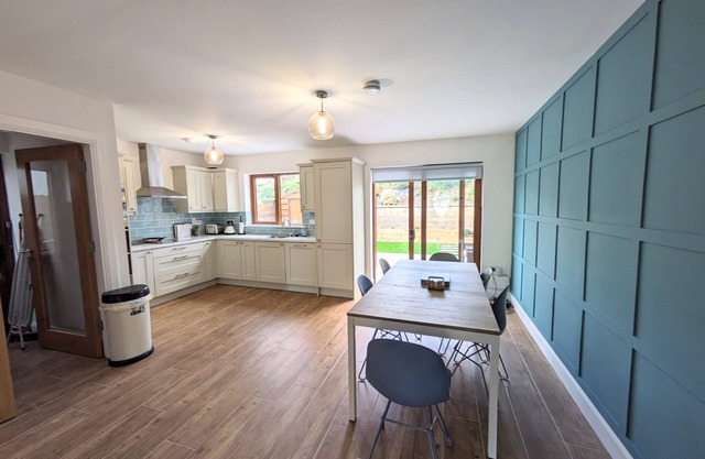 Modern Family Friendly Home - Easy access to Cork City.