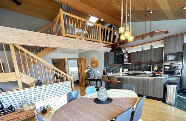 Modern familiy friendly house in Kópavogur, with Jacuzzi