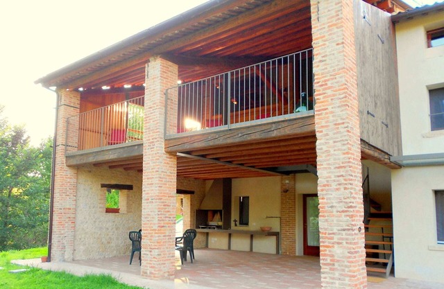 Modern Farmhouse in Pagnano Italy near Forest