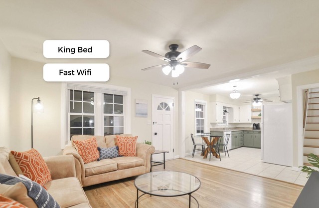 Modern*Fast WiFi*King Bed*Jackson, Missouri