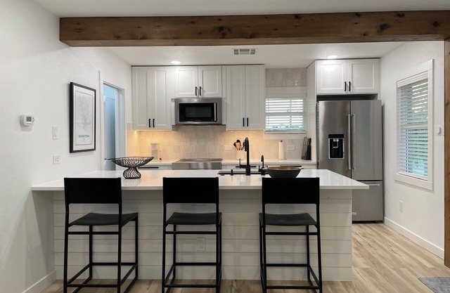 Modern Garage Apartment in the Heart of Downtown Georgetown