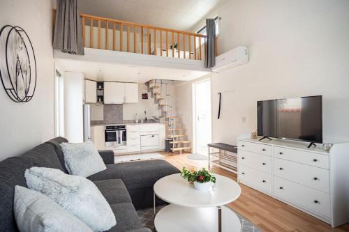 Modern guest house, in the middle of Öckerö