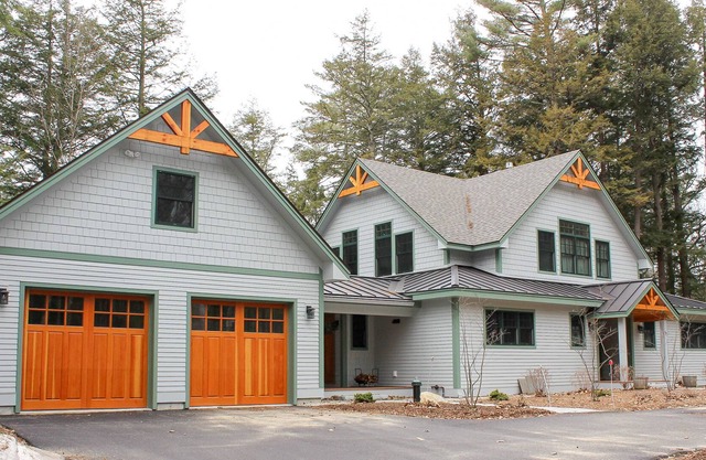 Modern home with a fireplace, ping pong, canoe, washer/dryer & central AC
