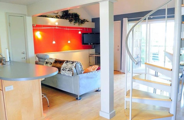 Modern Loft in the Heart of ATX | Walk to Zilker Park
