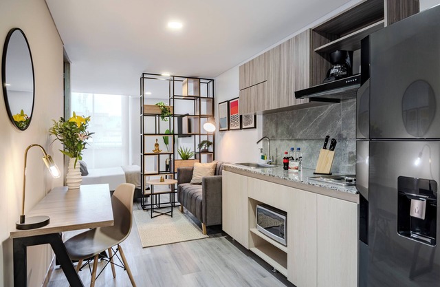 Modern Loft near 93 park w/Fast wifi