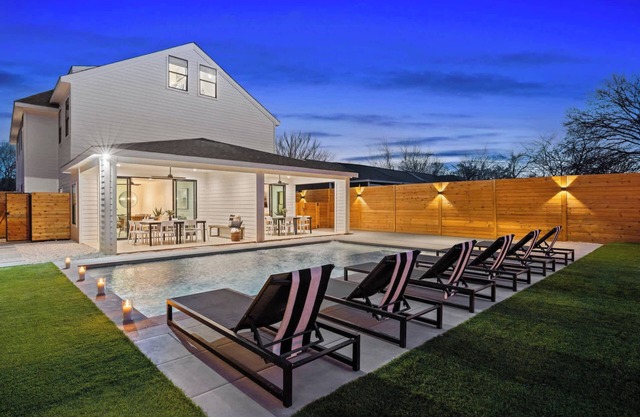 Modern Luxury Homes | Private Pool